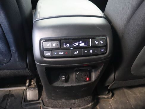 Used 2024 Hyundai Palisade Limited FWD image 17