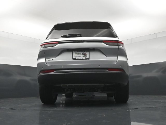 New 2026 Jeep Grand Cherokee Limited w/ Limited Altitude Package AWD/4WD image 23