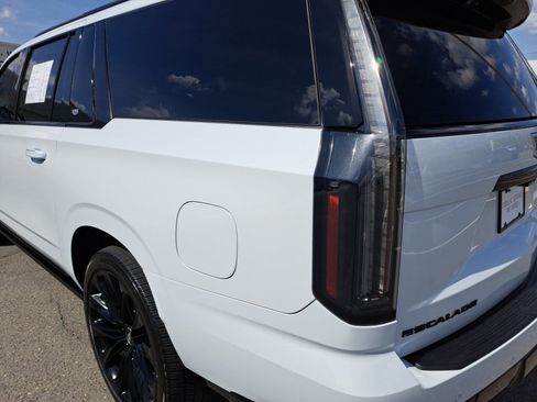 Used 2026 Cadillac Escalade ESV Platinum Sport w/ LPO, ONYX Package AWD/4WD image 20