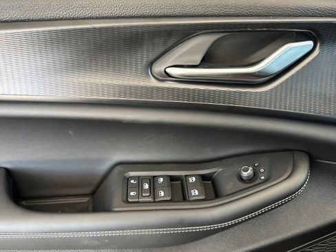 New 2025 Jeep Grand Cherokee Laredo w/ Luxury Tech Group I RWD image 12