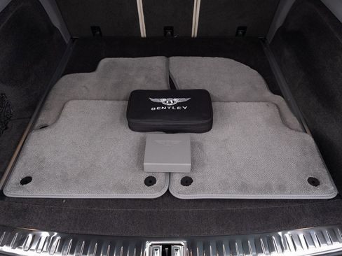 New 2025 Bentley Bentayga V8 image 46