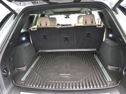 Used 2019 Cadillac XT5 Luxury FWD image 9