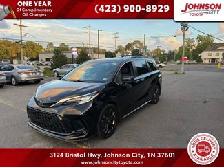 Used 2022 Toyota Sienna XSE w/ XSE Plus Package FWD video 1