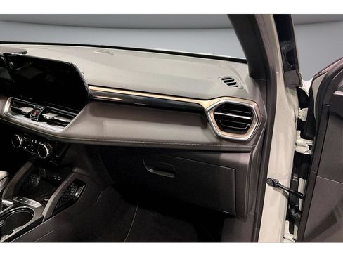 Used 2025 Chevrolet TrailBlazer ACTIV w/ Convenience Package FWD image 43