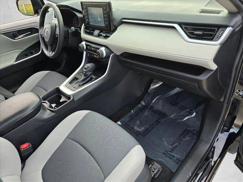 Used 2019 Toyota RAV4 XLE FWD image 20