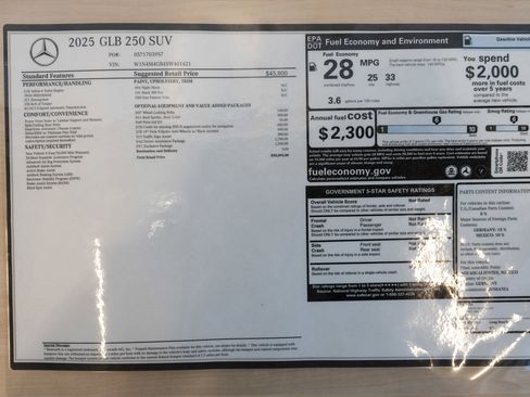 Used 2025 Mercedes-Benz GLB 250 image 35