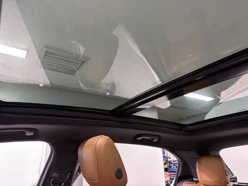 Used 2019 Cadillac XT4 Premium Luxury FWD image 25