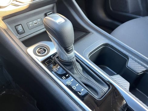 Used 2025 Nissan Sentra SV image 39