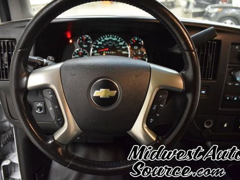 Used 2018 Chevrolet Express 2500 LS w/ Driver Convenience Package RWD image 17