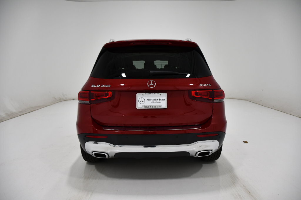 Used 2022 Mercedes-Benz GLB 250 4MATIC image 4