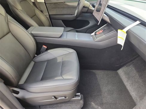 Used 2026 Tesla Model Y 2WD image 27