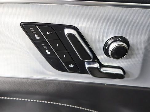Used 2024 Cadillac Lyriq Tech RWD image 38
