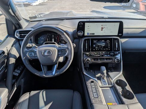 New 2026 Lexus LX 700h Luxury image 14