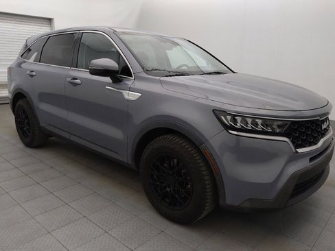 Used 2022 Kia Sorento LX FWD image 11