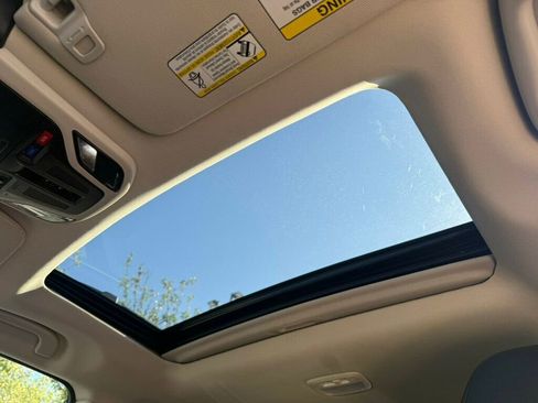 Used 2025 Subaru Outback Onyx Edition AWD/4WD image 7