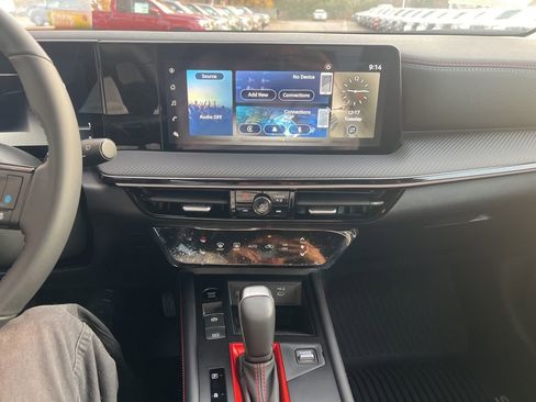 New 2025 Nissan Kicks SR image 10