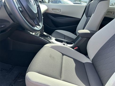 Used 2025 Toyota Corolla LE image 11