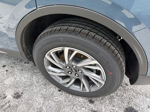 New 2026 Lincoln Corsair Premiere image 6