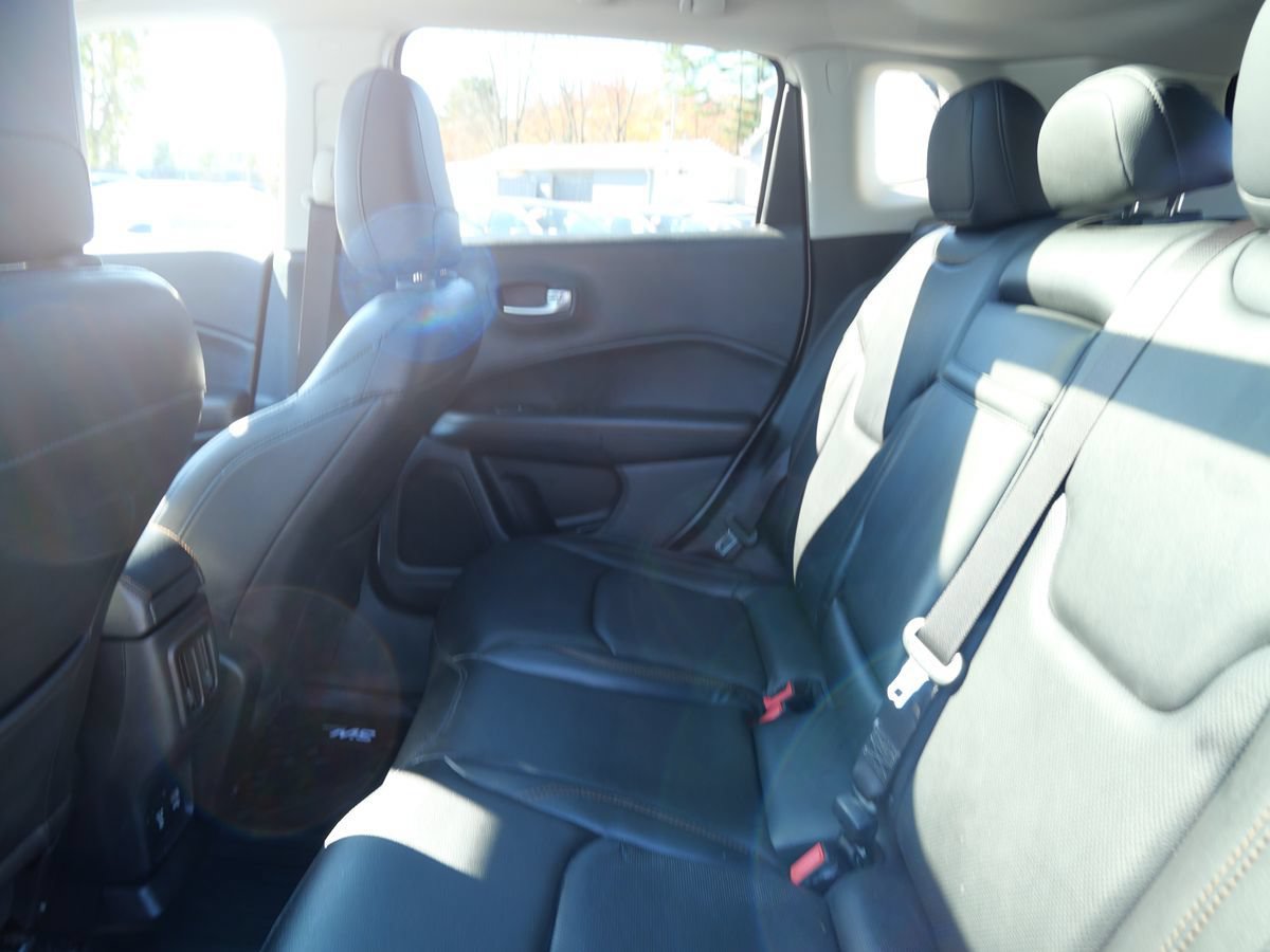 Used 2018 Jeep Compass Limited w/ Navigation Group AWD/4WD image 22