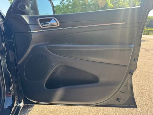 Used 2015 Jeep Grand Cherokee Limited AWD/4WD image 32