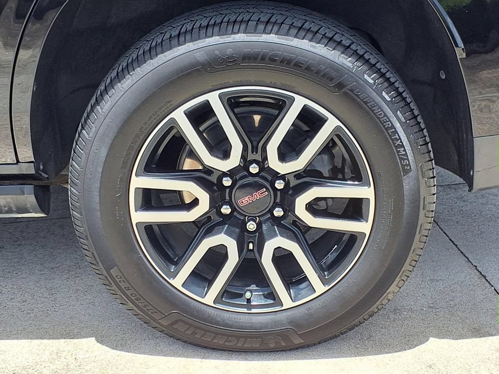 Used 2023 GMC Yukon AT4 w/ AT4 Premium Package AWD/4WD image 27