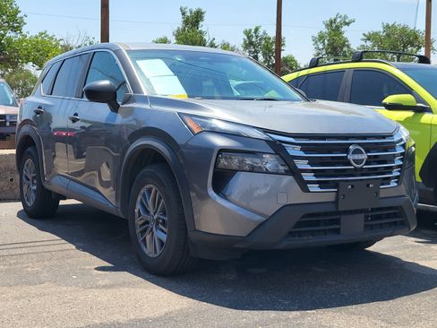 Used 2024 Nissan Rogue S AWD/4WD image 24