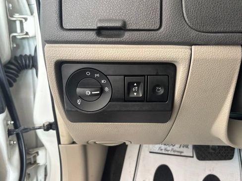 Used 2010 Ford Fusion SEL FWD image 12