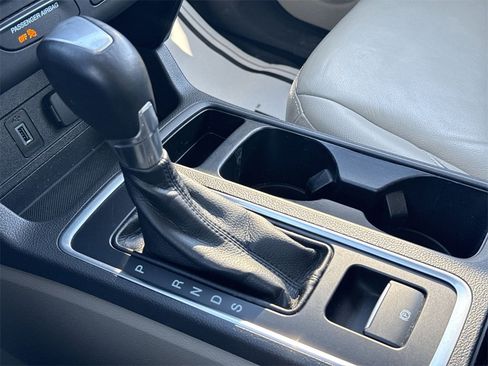 Used 2017 Ford Escape Titanium image 21