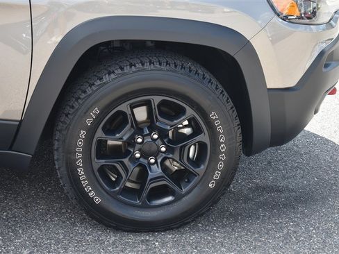 Used 2021 Jeep Cherokee Trailhawk w/ Trailer Tow Group AWD/4WD image 3