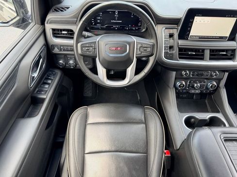 Used 2024 GMC Yukon XL SLT RWD image 17