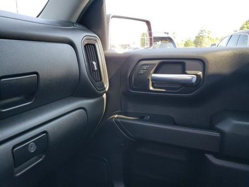 Used 2019 Chevrolet Silverado 1500 Custom w/ Custom Value Package AWD/4WD image 24