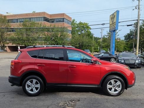 Used 2014 Toyota RAV4 XLE AWD/4WD image 6
