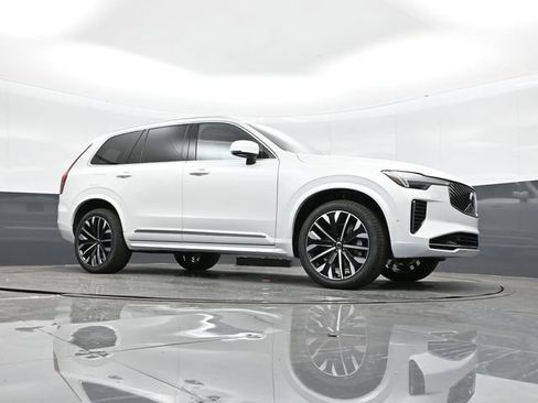 New 2026 Volvo XC90 B6 Plus w/ Protection Package Premier image 32