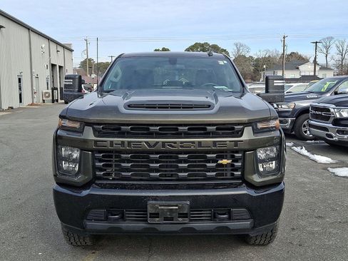 Used 2022 Chevrolet Silverado 2500 Custom w/ Custom Convenience Package image 4
