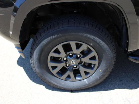 Used 2020 Toyota Tacoma SR5 RWD image 12