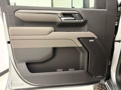 New 2026 Chevrolet Silverado 2500 ZR2 AWD/4WD image 2