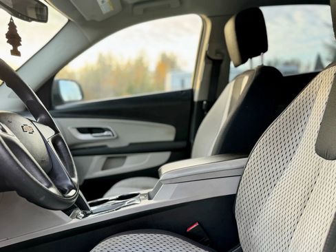 Used 2011 Chevrolet Equinox LS image 3