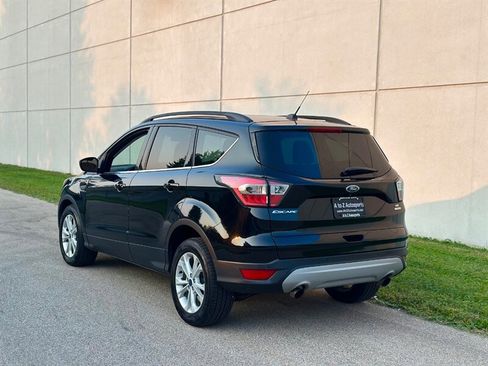 Used 2017 Ford Escape SE w/ Equipment Group 201A image 8