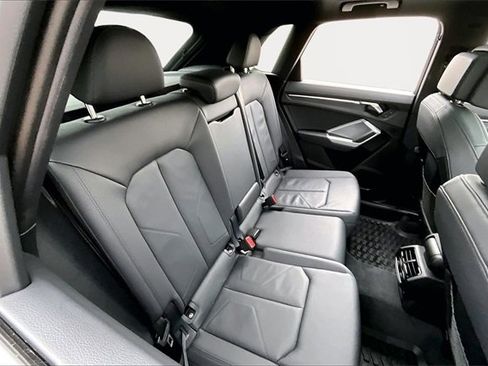 Used 2025 Audi Q3 2.0T Premium w/ Convenience Package image 29
