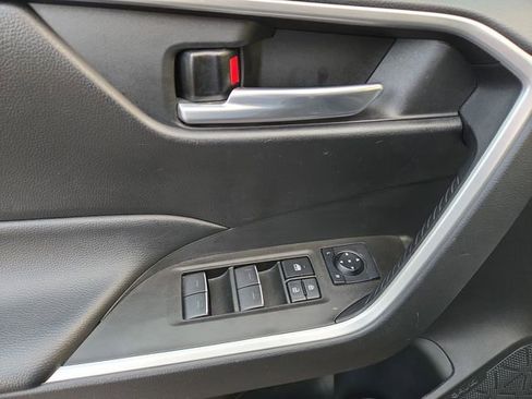 Used 2023 Toyota RAV4 XLE image 17