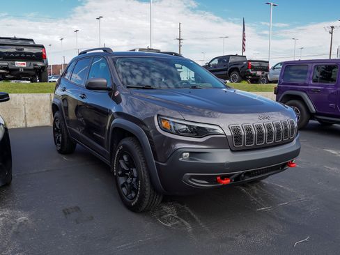 Used 2021 Jeep Cherokee Trailhawk w/ Premium Leather Package AWD/4WD image 2
