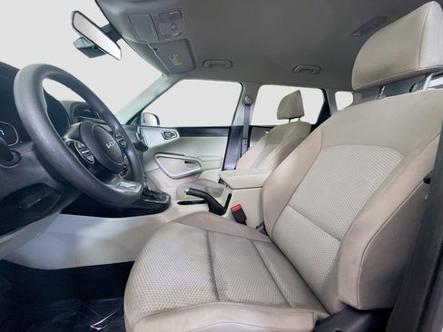 Used 2024 Kia Soul LX FWD image 21