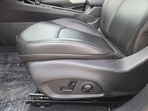 Used 2025 Jeep Compass Limited image 24