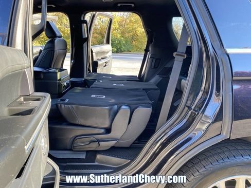 Used 2021 Ford Expedition XLT image 39