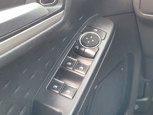 Used 2020 Ford Escape SE image 22