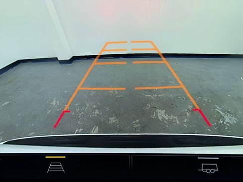 Used 2023 Chevrolet Suburban Premier image 27