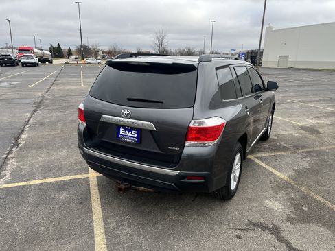 Used 2013 Toyota Highlander 4WD V6 w/ Cold Weather Pkg image 6
