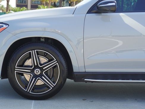 Used 2025 Mercedes-Benz GLE 450 4MATIC image 10