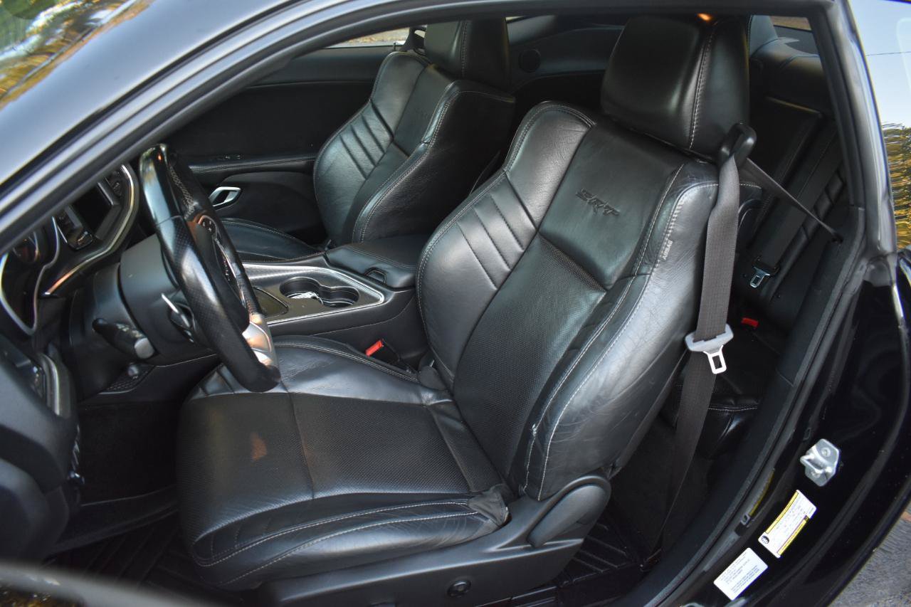 Used 2016 Dodge Challenger SRT RWD image 12