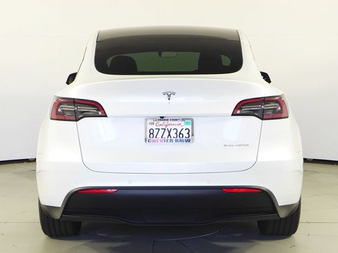 Used 2022 Tesla Model Y Long Range AWD/4WD image 8
